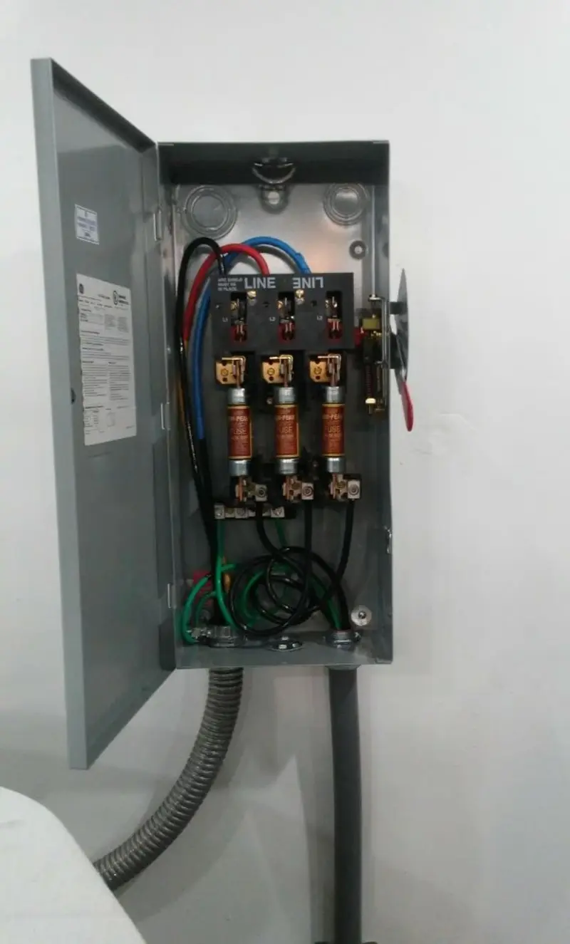Three-phase disconnect switch installed for Smoke Detector Installation in Cortland